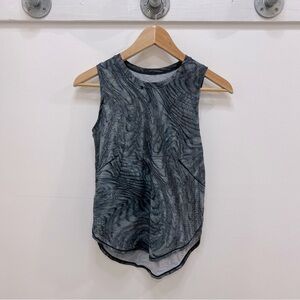 Lululemon tech shirt with vents and swirls